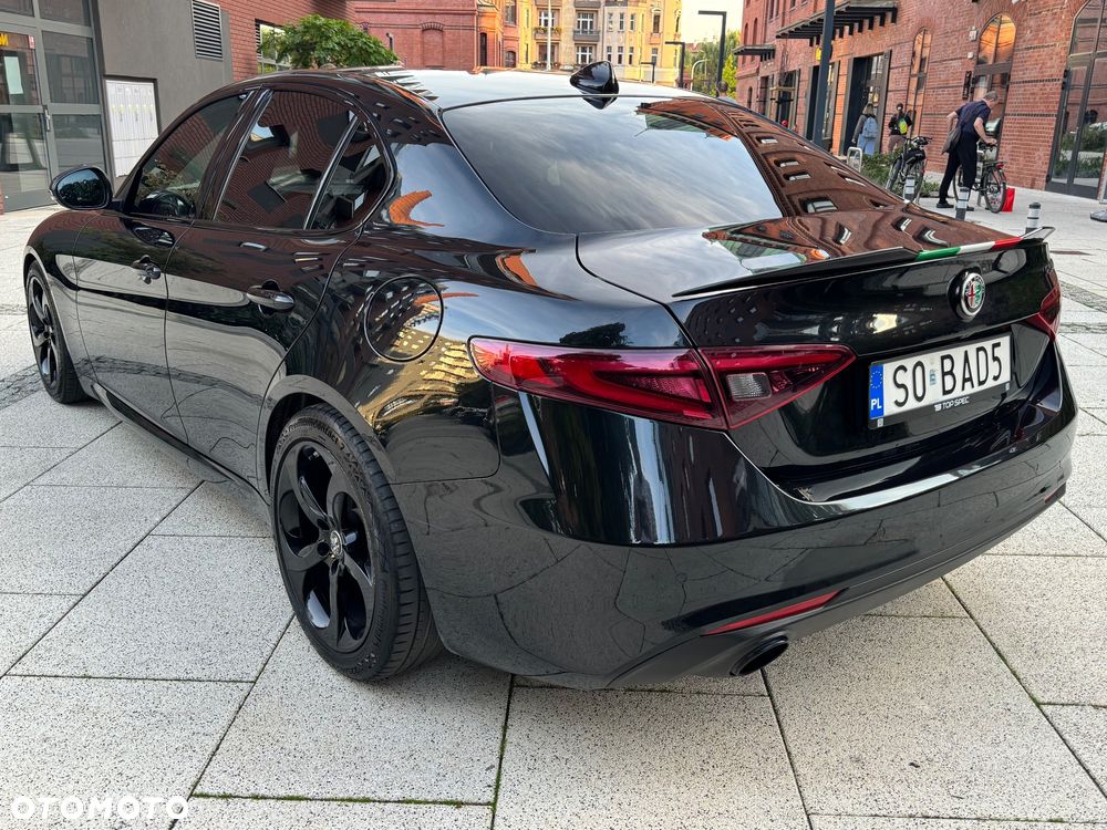 Alfa Romeo Giulia - 10
