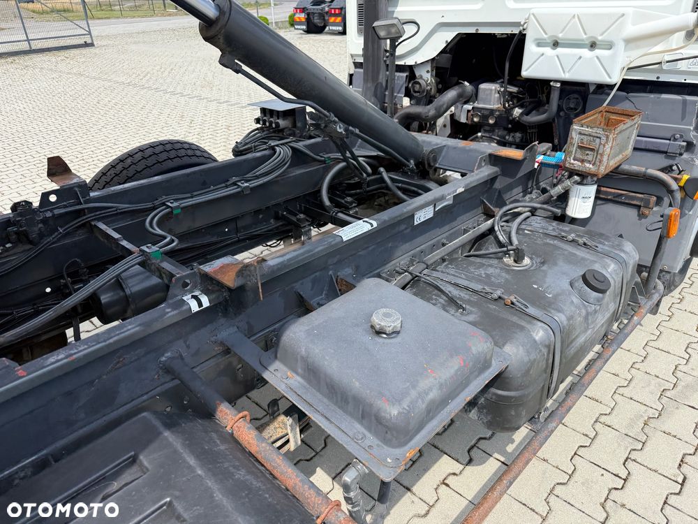 Nissan ATLEON 56.13 / HAKOWIEC / DMC 5600KG / TACHO TARCZKI / 49.000 KM ! ! ! / Z FRANCJI /  STAN BDB / / / - 15