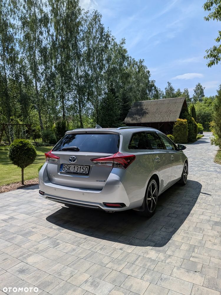 Toyota Auris Hybrid 135 Premium - 4