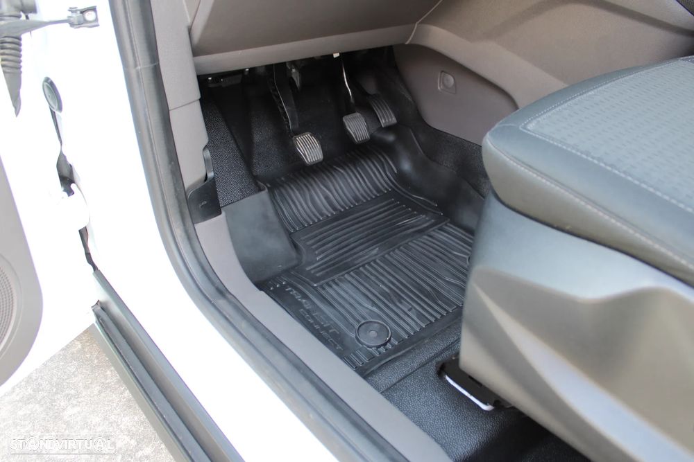 Ford Transit-Connect - 16