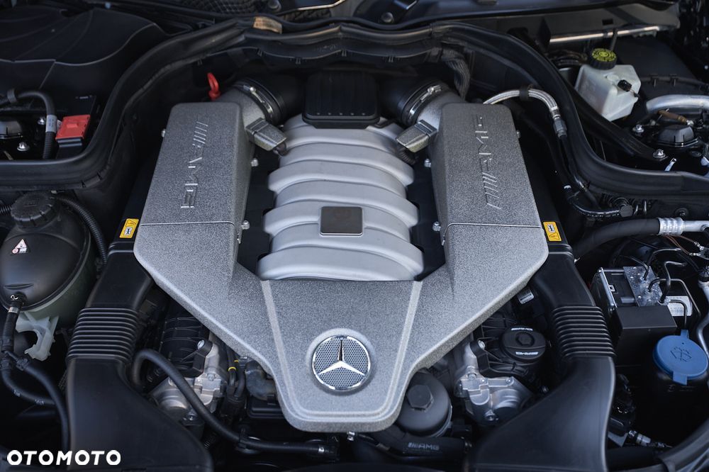 Mercedes-Benz Klasa C 63 AMG - 23