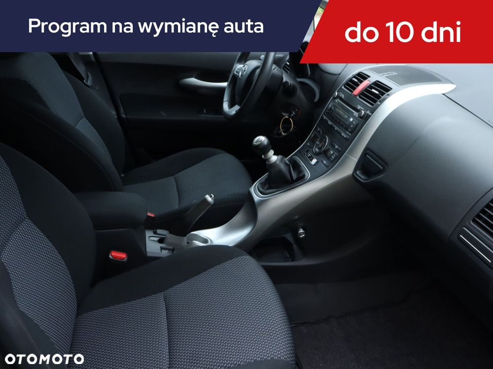 Toyota Auris - 11