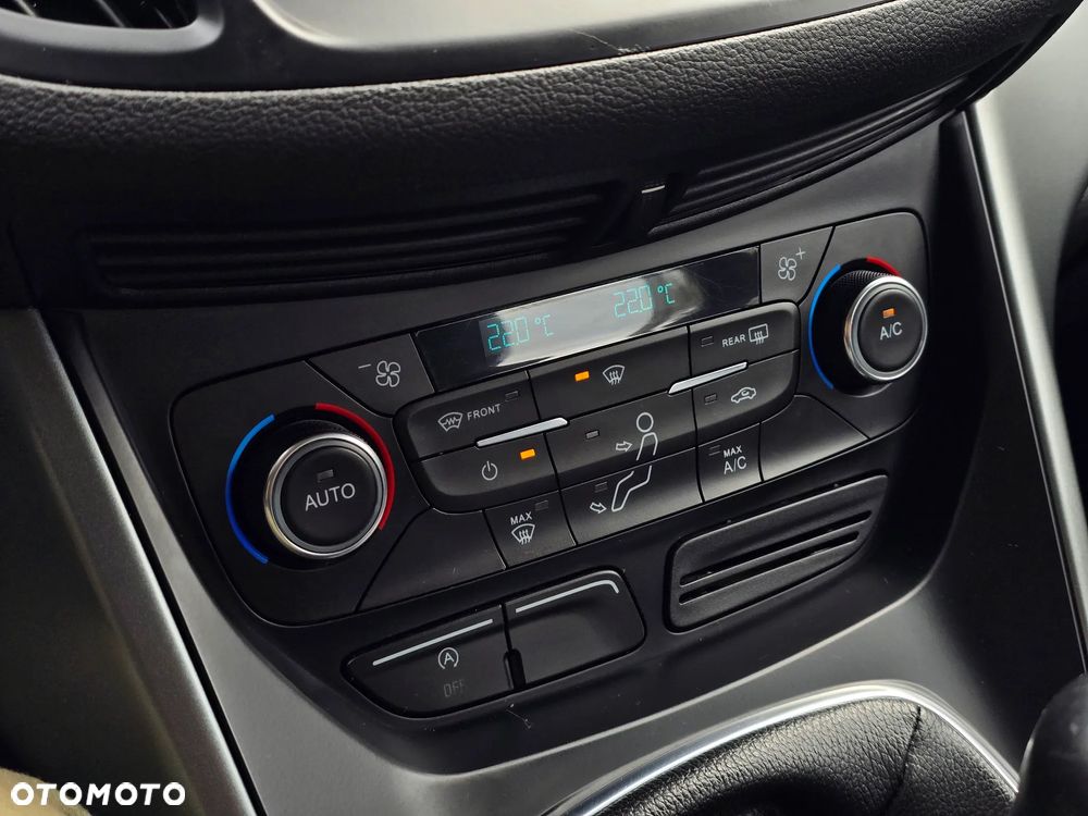 Ford Kuga 1.5 EcoBoost 2x4 Titanium - 28