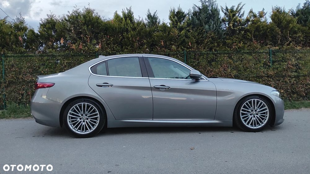 Alfa Romeo Giulia 2.2 Diesel AT8-Q4 Veloce - 5
