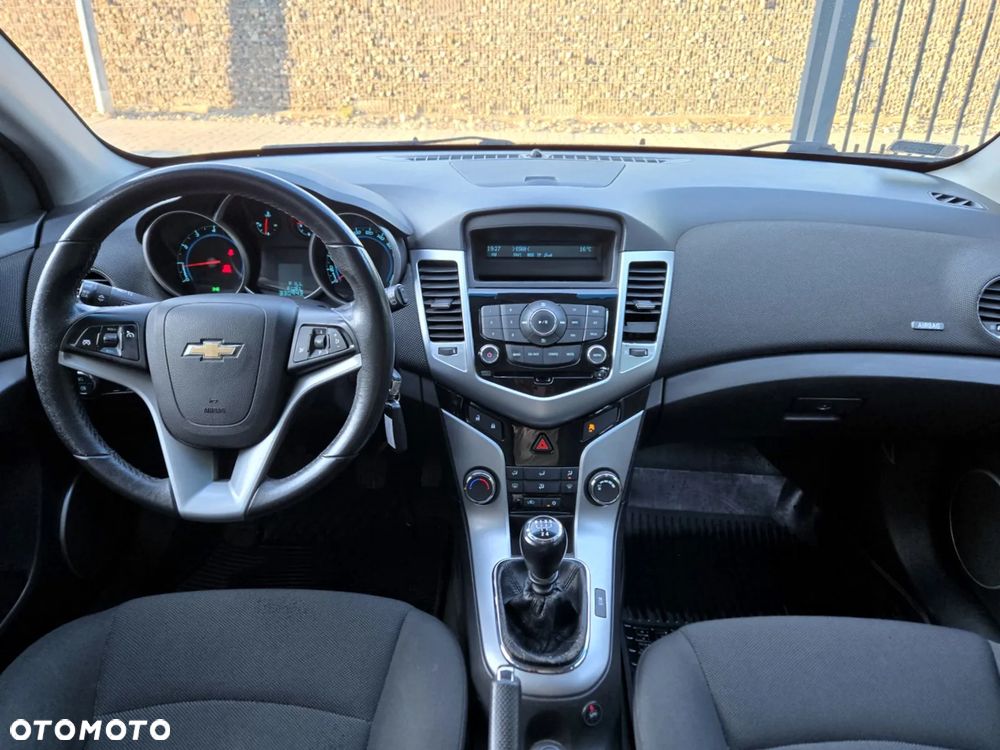 Chevrolet Cruze 1.8 LT+ - 6