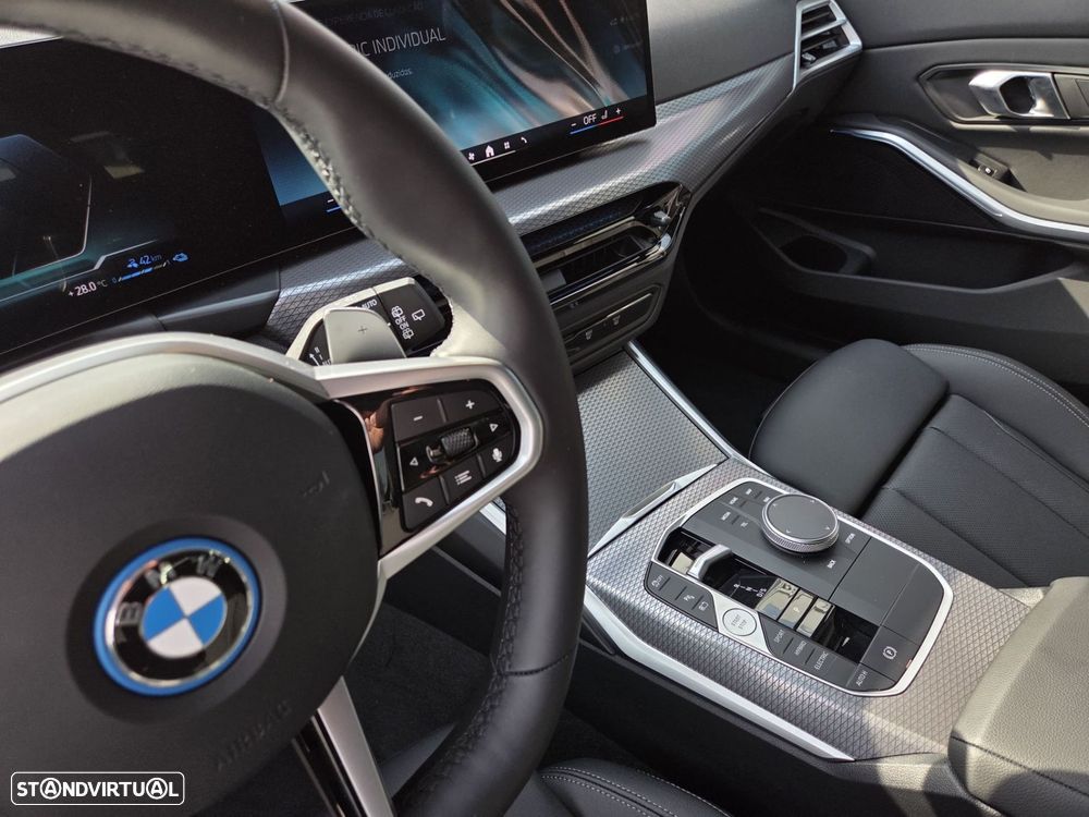 BMW 330 e Pack Desportivo M Pro Auto - 7