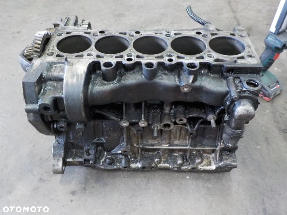 VW T5 2.5 TDI BNZ BPC BLOK SILNIKA - 8