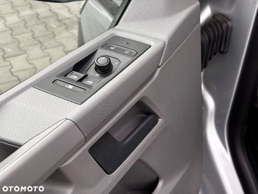 Volkswagen Transporter - 10