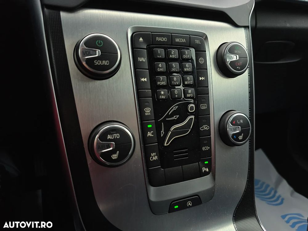 Volvo V40 Cross Country D3 Geartronic Ocean Race - 13