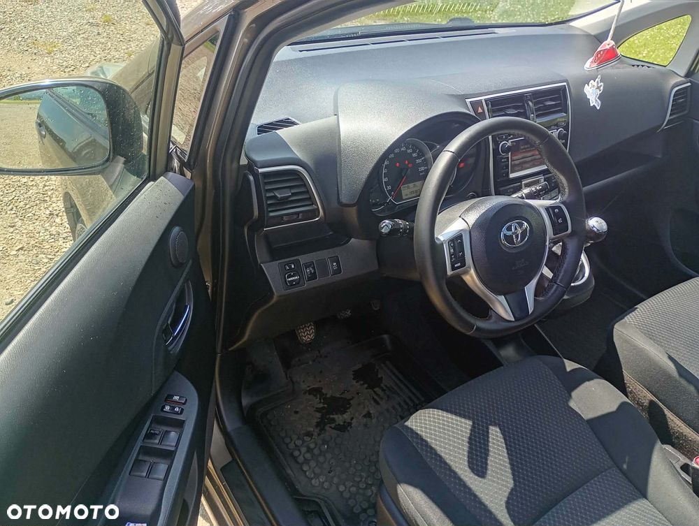 Toyota Verso S 1.4 D-4D Premium - 8