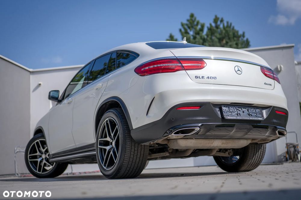 Mercedes-Benz GLE 400 4Matic 9G-TRONIC AMG Line - 13