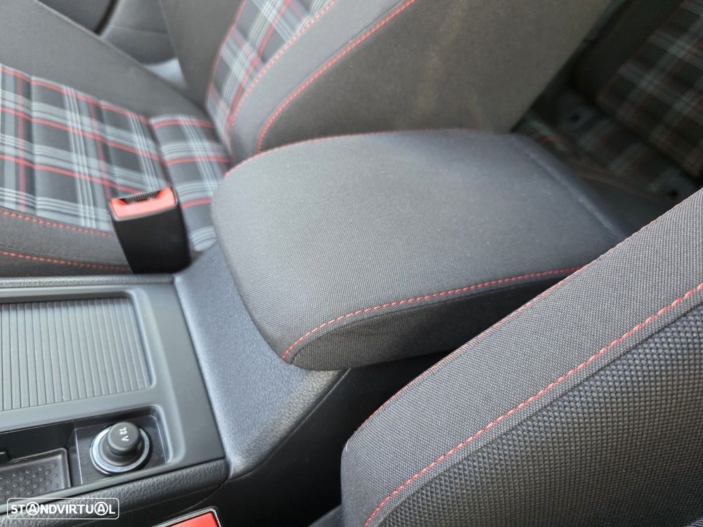 VW Golf 2.0 TSi GTi DSG Performance - 19