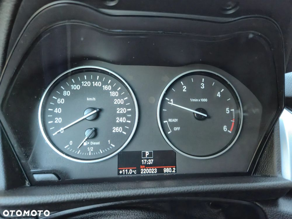BMW Seria 2 218d Sport-Aut Luxury Line - 34