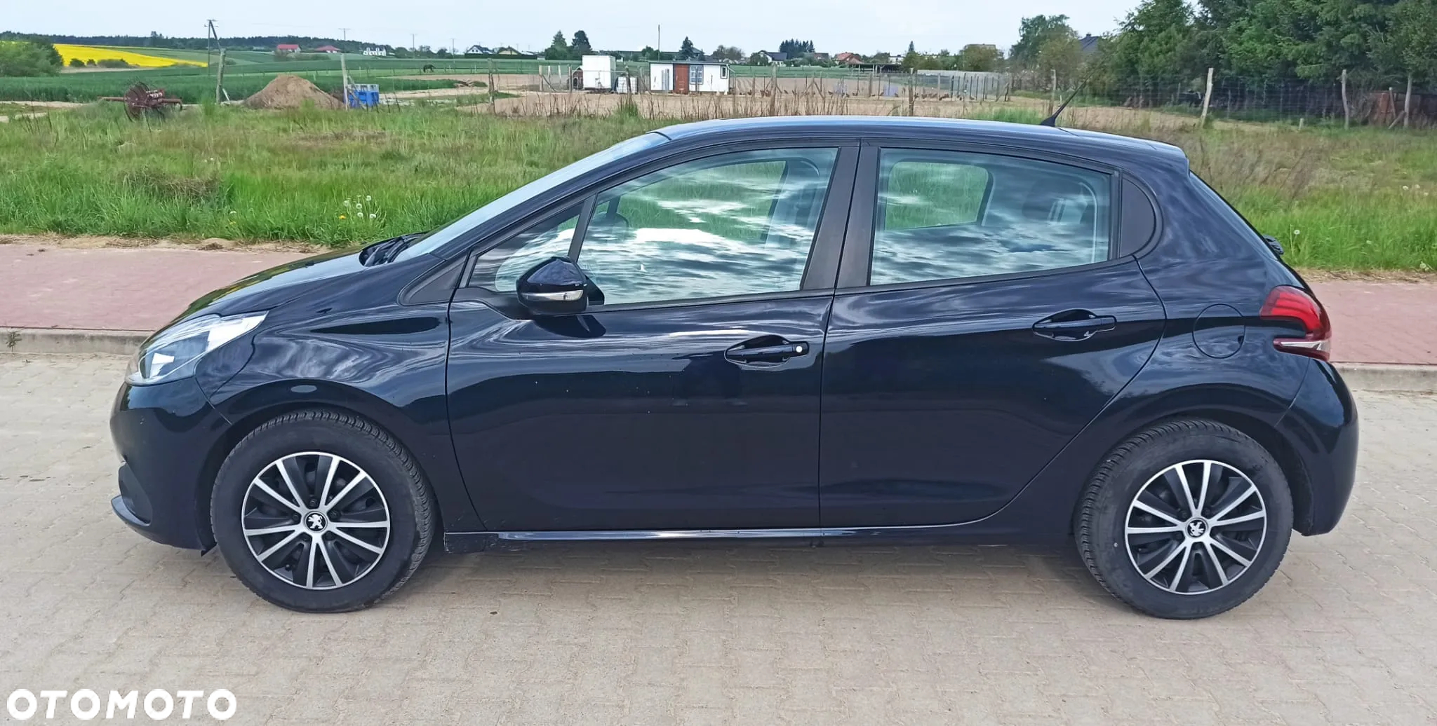 Peugeot 208 - 2