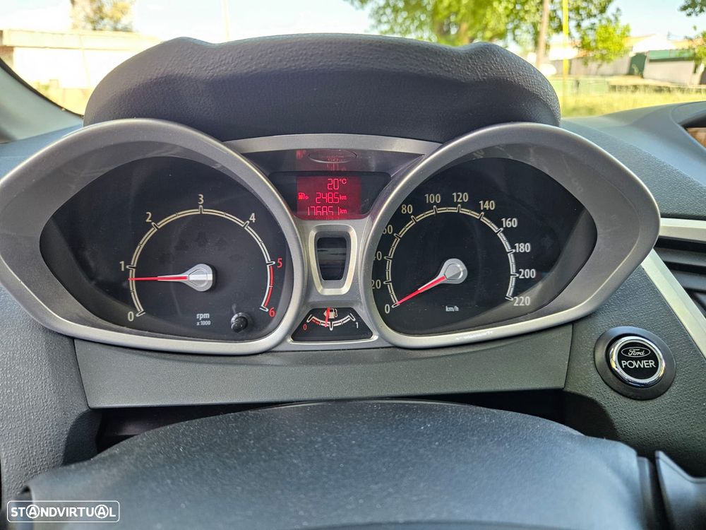 Ford Fiesta 1.6 TDCI ECOnetic - 11