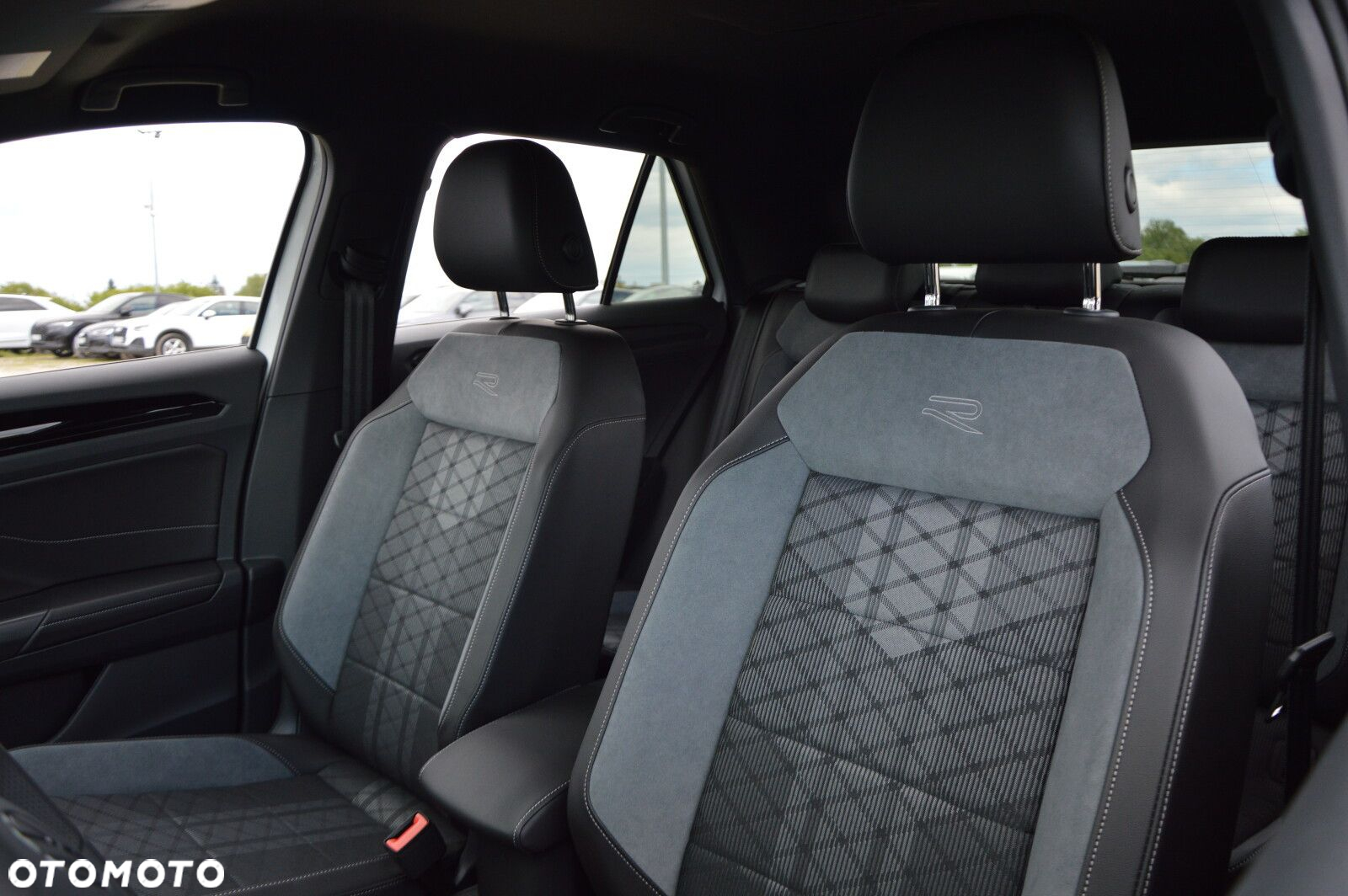 Volkswagen T-Roc - 9
