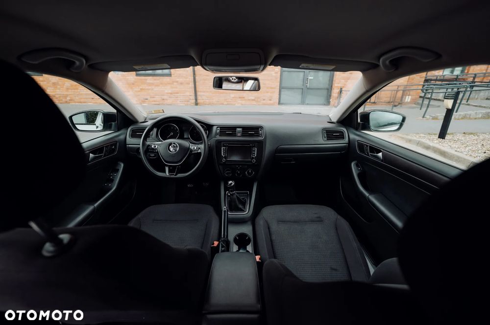 Volkswagen Jetta - 12