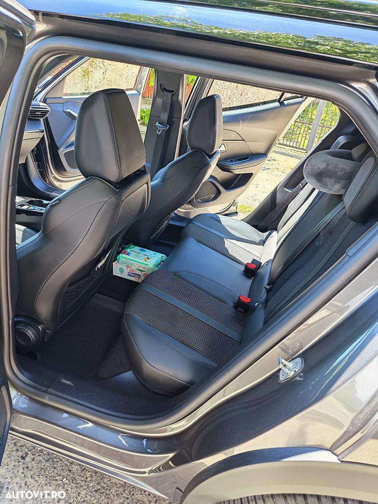 Peugeot 2008 1.2L PureTech 130 S&S EAT8 GT - 10