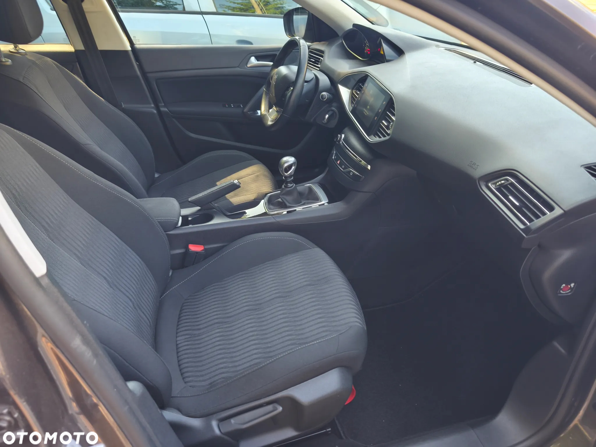 Peugeot 308 1.6 e-HDi Active S&S - 28
