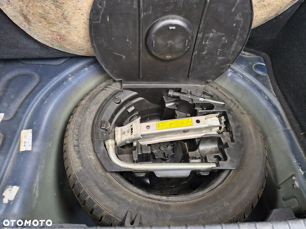 Seat Ibiza 1.4 16V Signo - 12