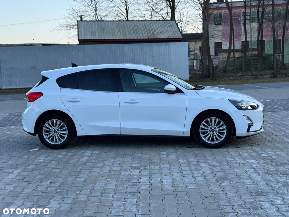 Ford Focus 1.0 EcoBoost Hybrid TITANIUM - 5