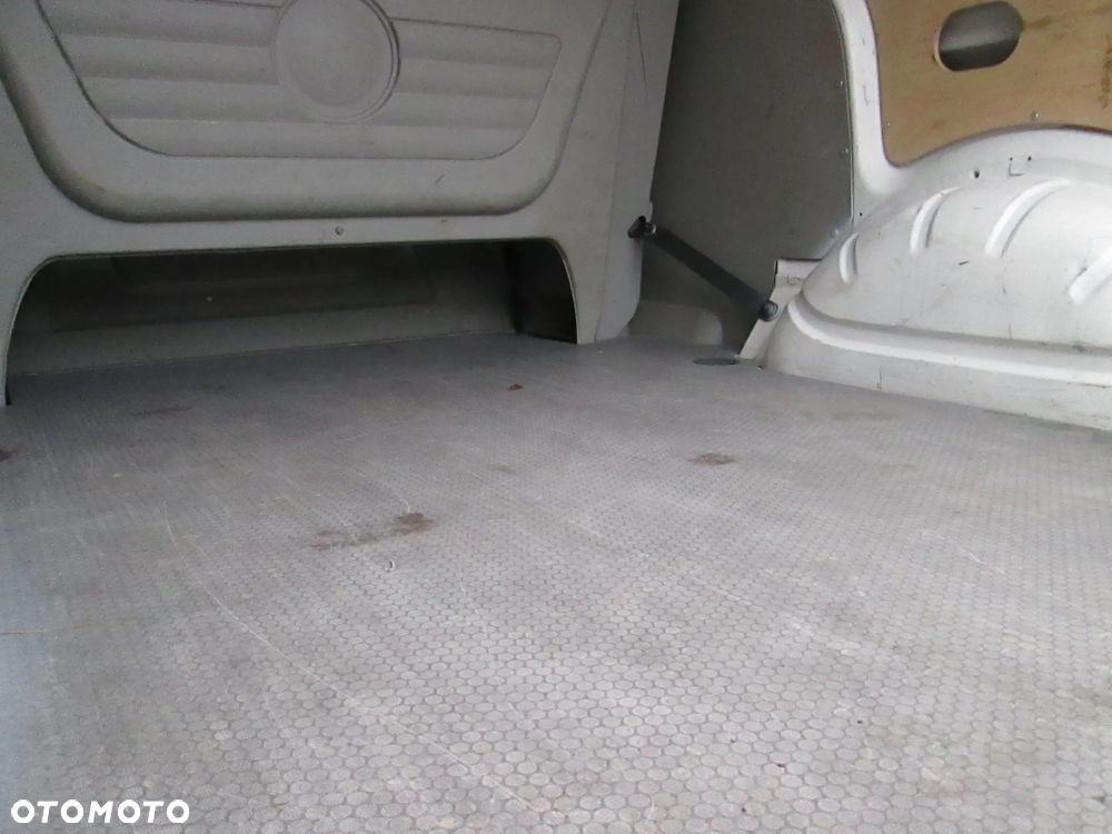 Volkswagen Transporter Brygadówka 6 osobowy - 34