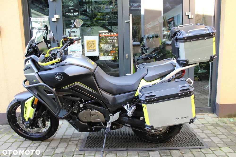 QJMOTOR SVT 650X - 3
