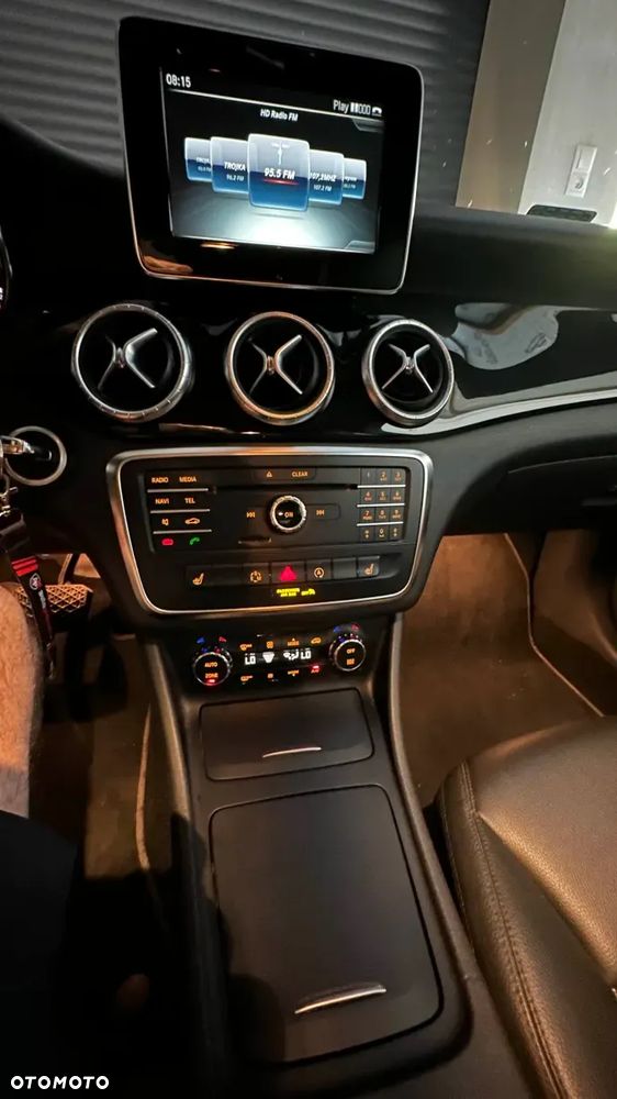 Mercedes-Benz CLA 250 4-Matic - 8