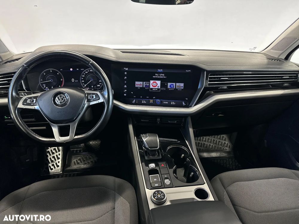 Volkswagen Touareg - 9