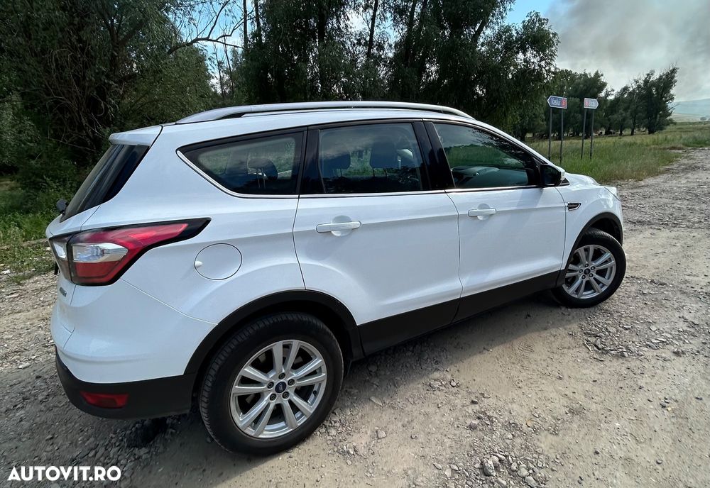 Ford Kuga 1.5 EcoBoost 2WD Trend - 2