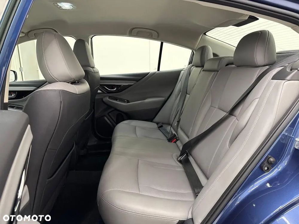 Subaru Legacy - 13