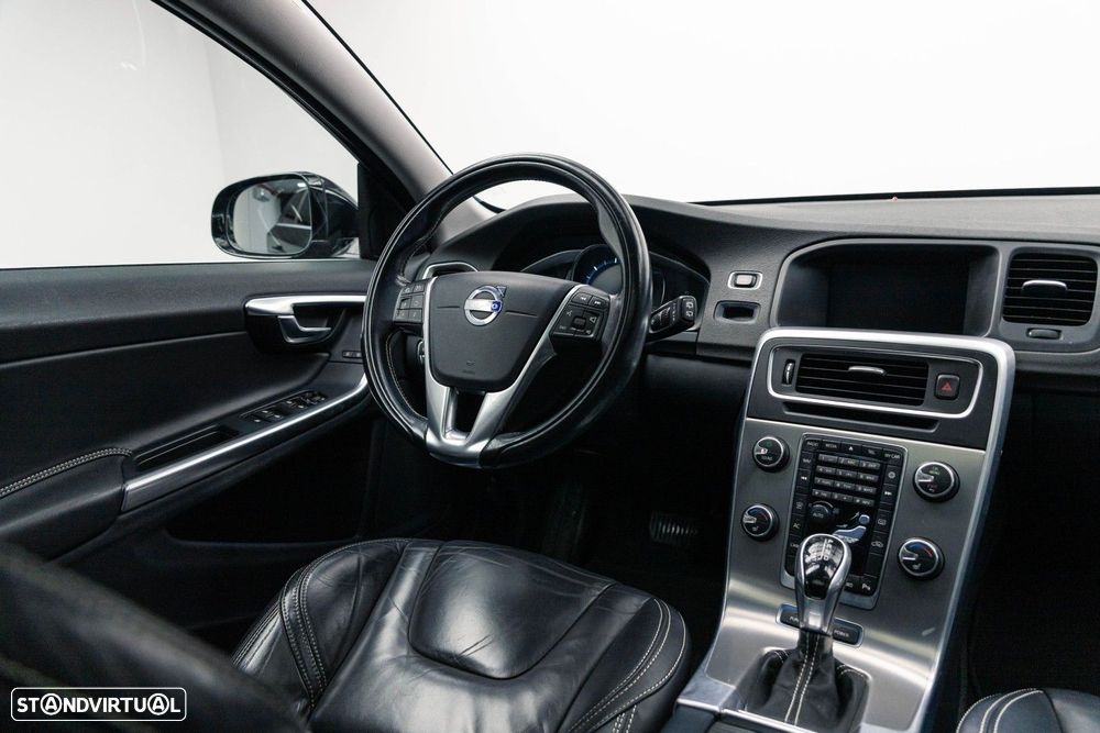 Volvo V60 2.4 D6 Momentum AWD Phev - 15