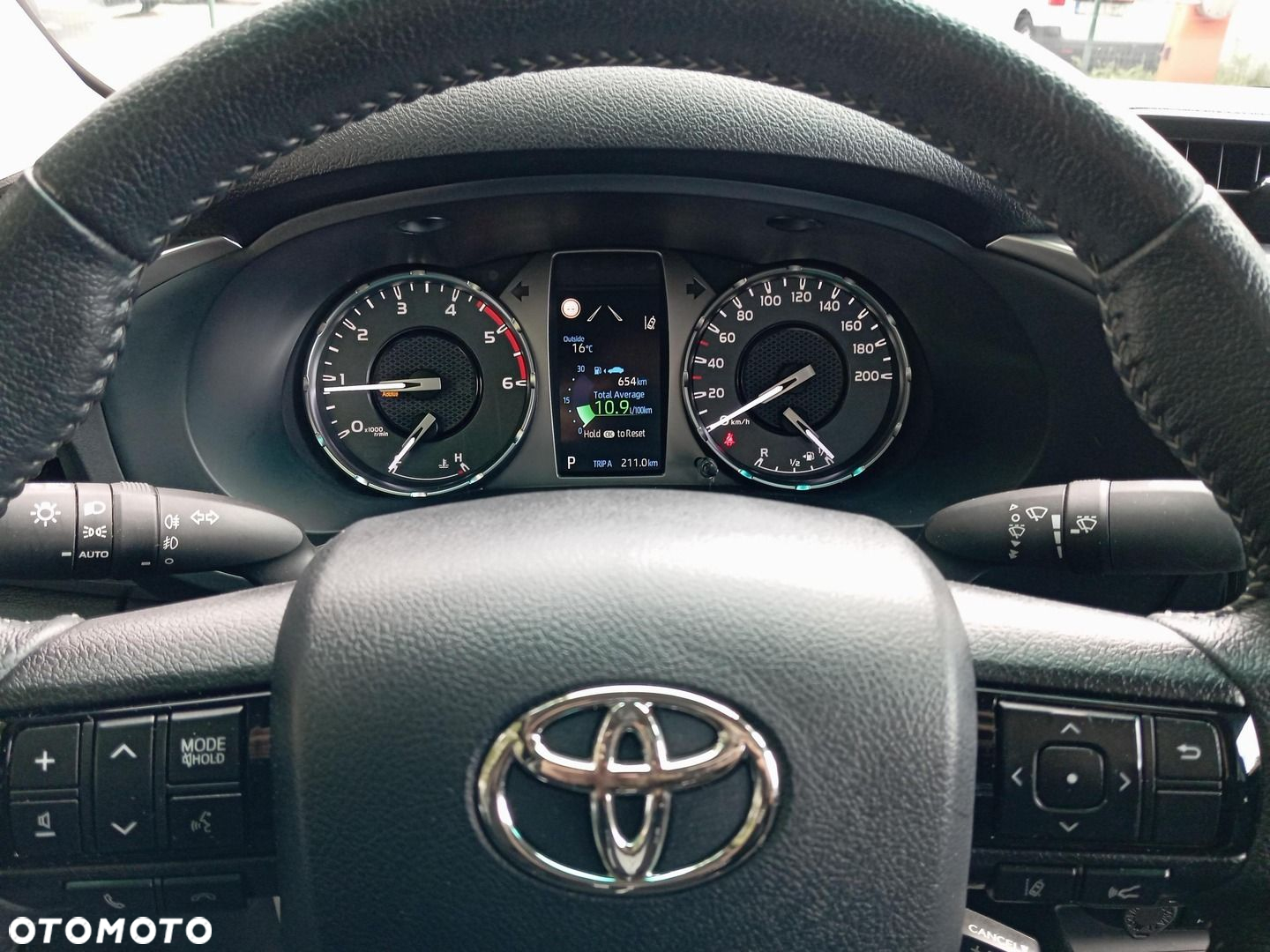 Toyota Hilux - 14