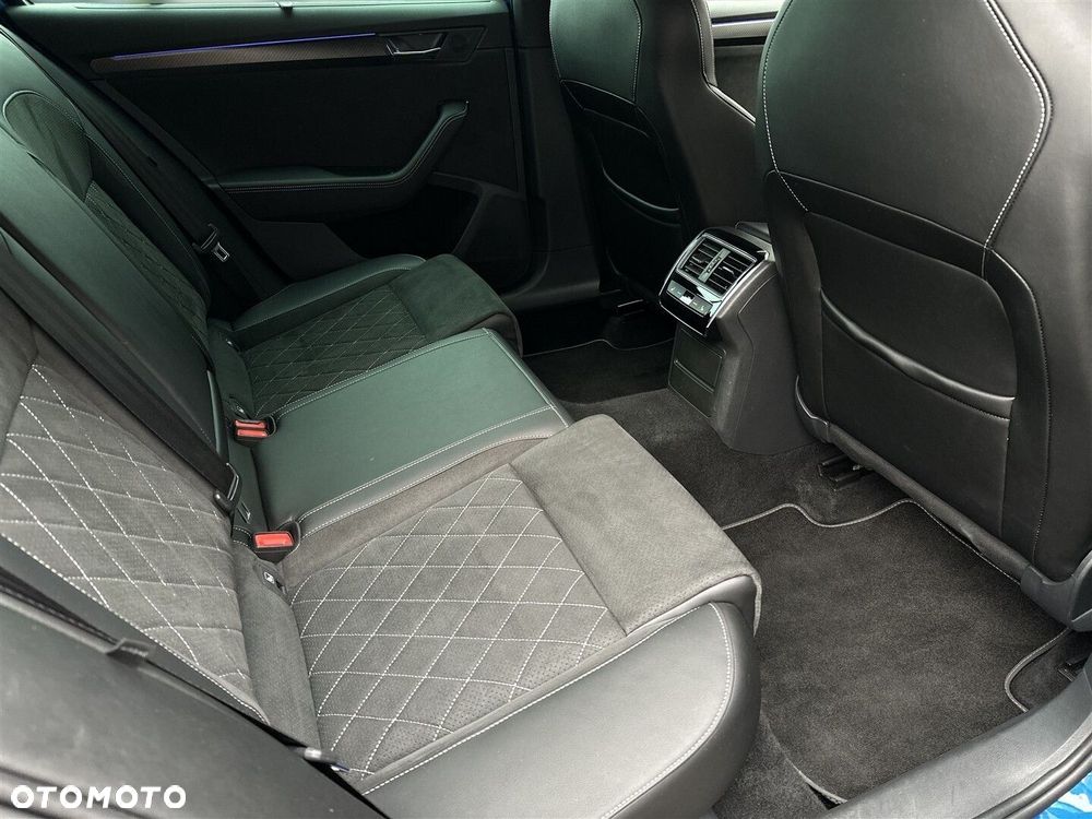 Skoda Superb 2.0 TDI SCR 4x4 Sportline DSG - 9