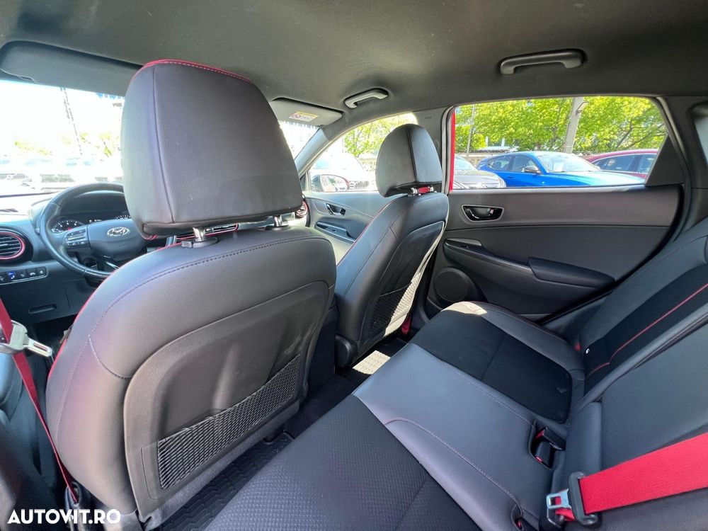 Hyundai KONA 1.6 T-GDI 4WD Aut. Premium - 17