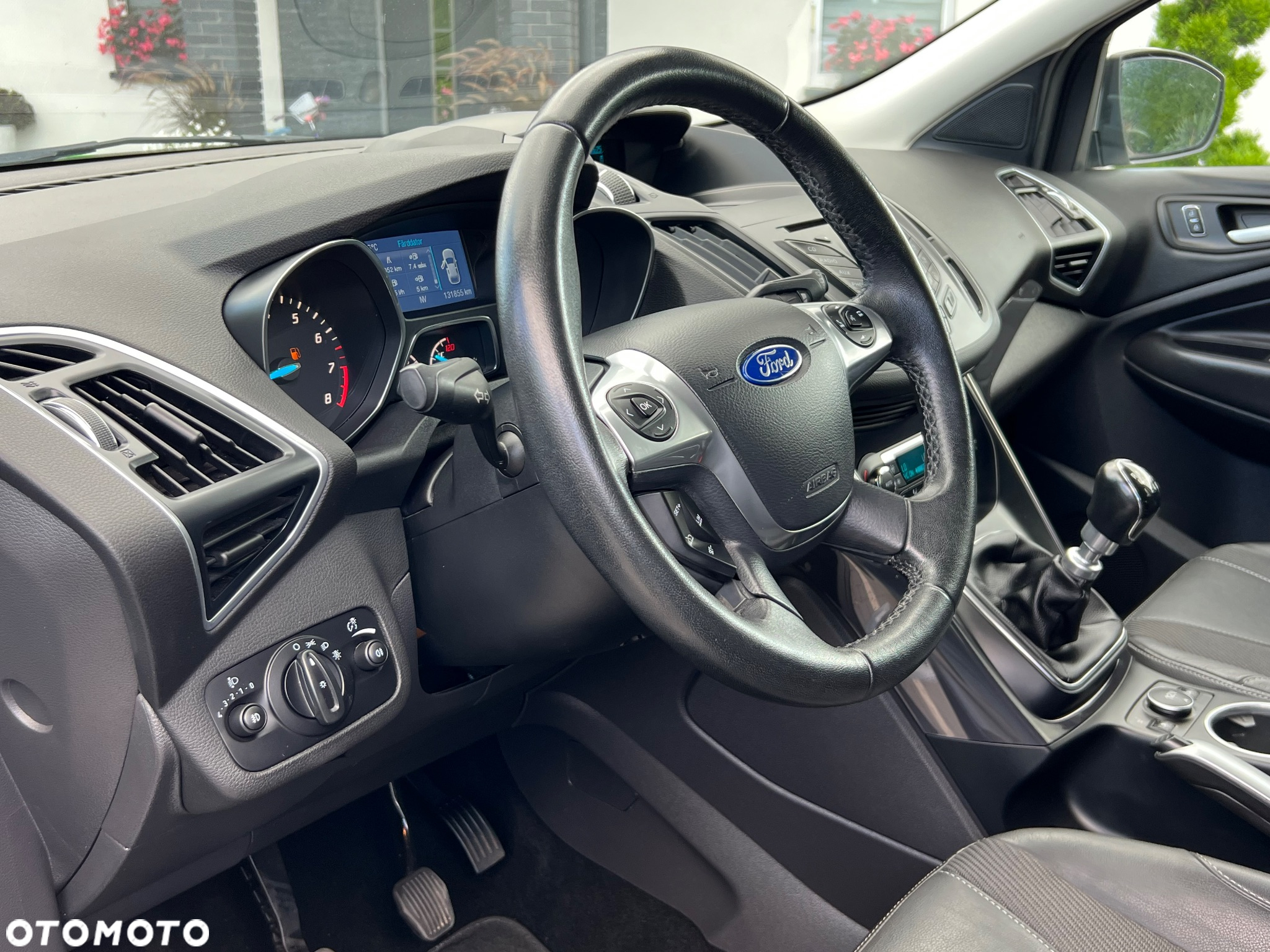 Ford Kuga 1.6 EcoBoost 2x4 Titanium - 25