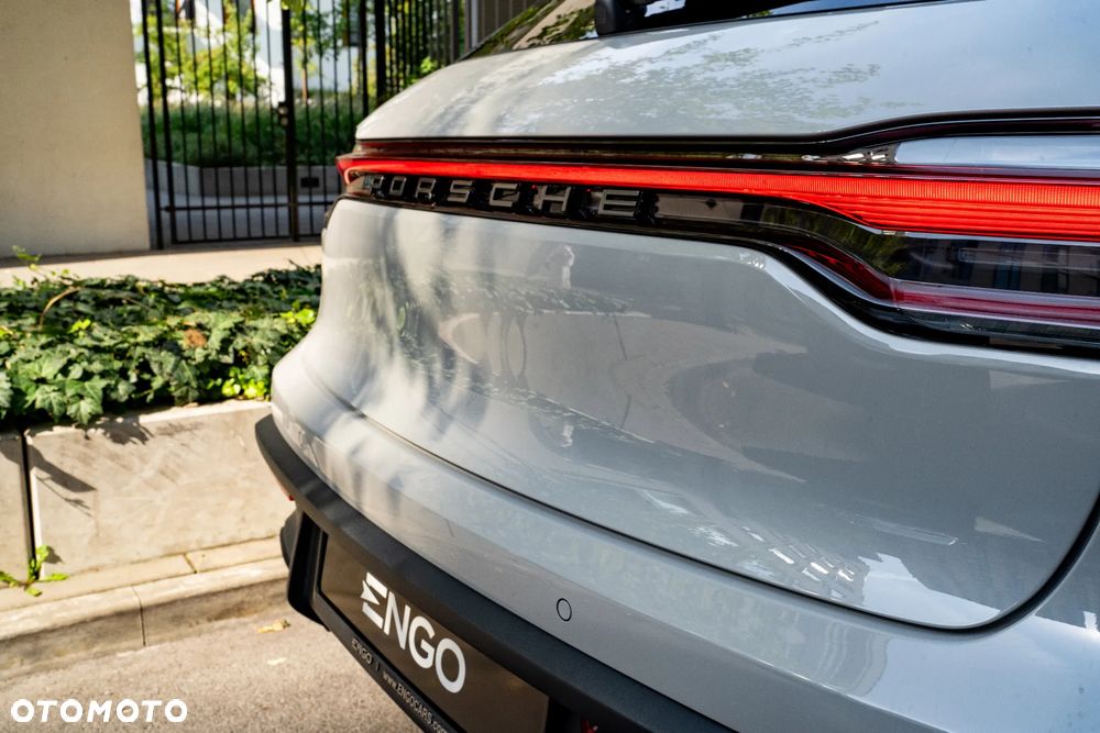 Porsche Macan T - 11