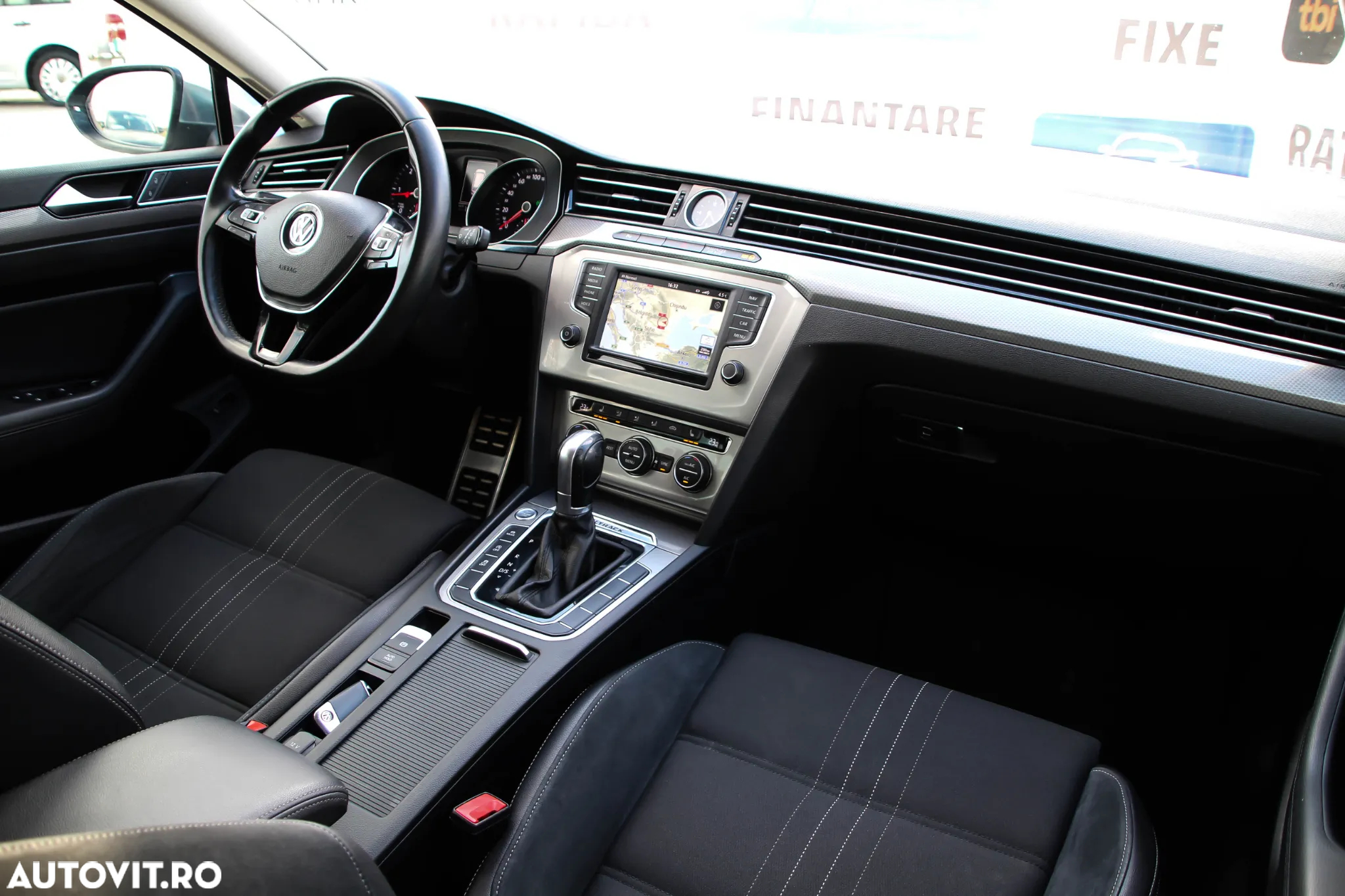 Volkswagen Passat Variant 2.0 TDI DSG 4Motion Highline - 10