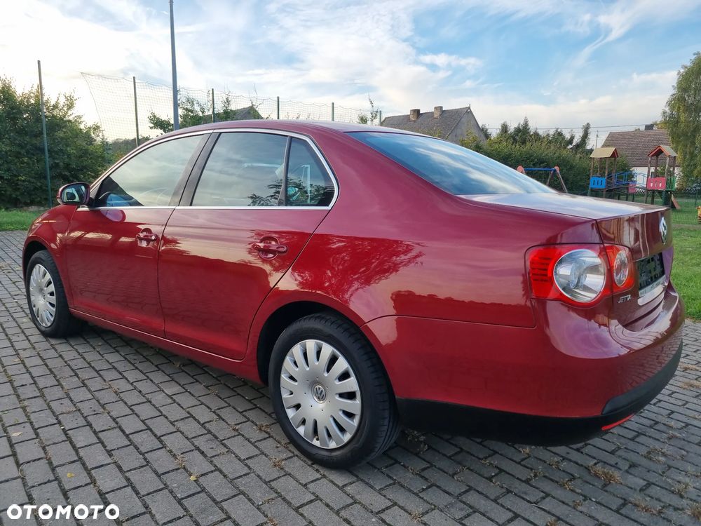 Volkswagen Jetta - 9