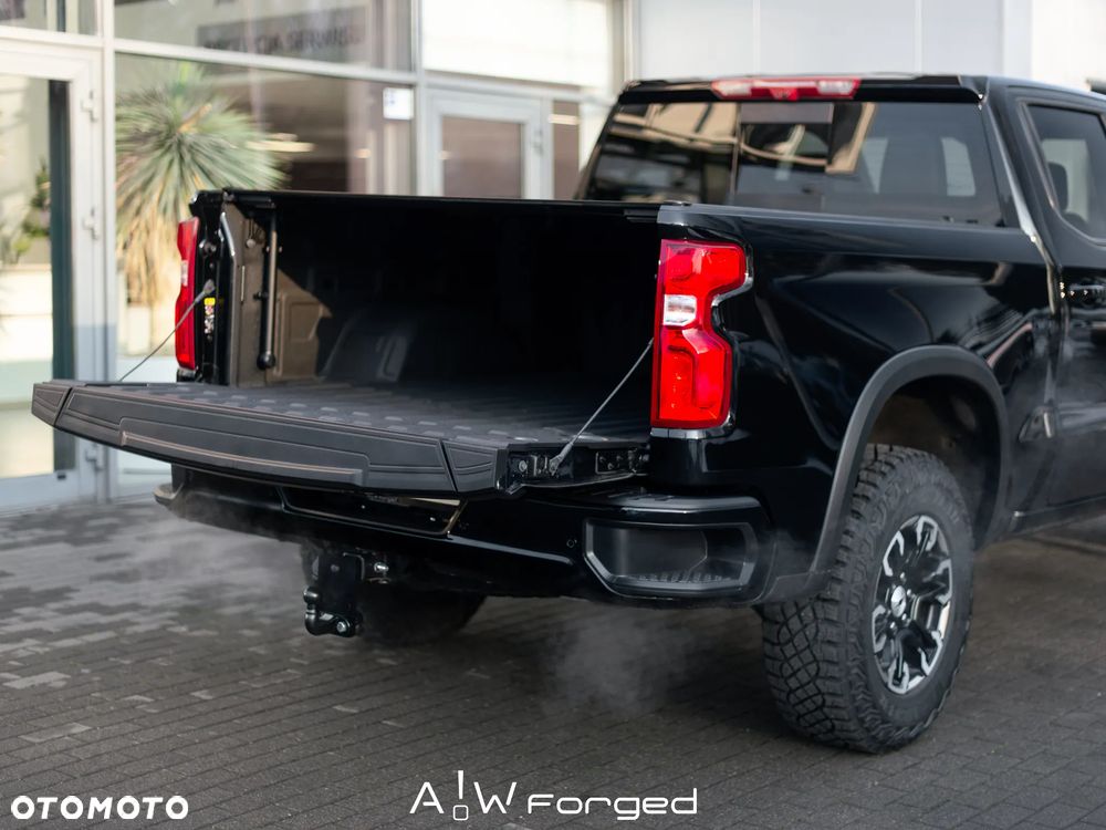 Chevrolet Silverado - 13