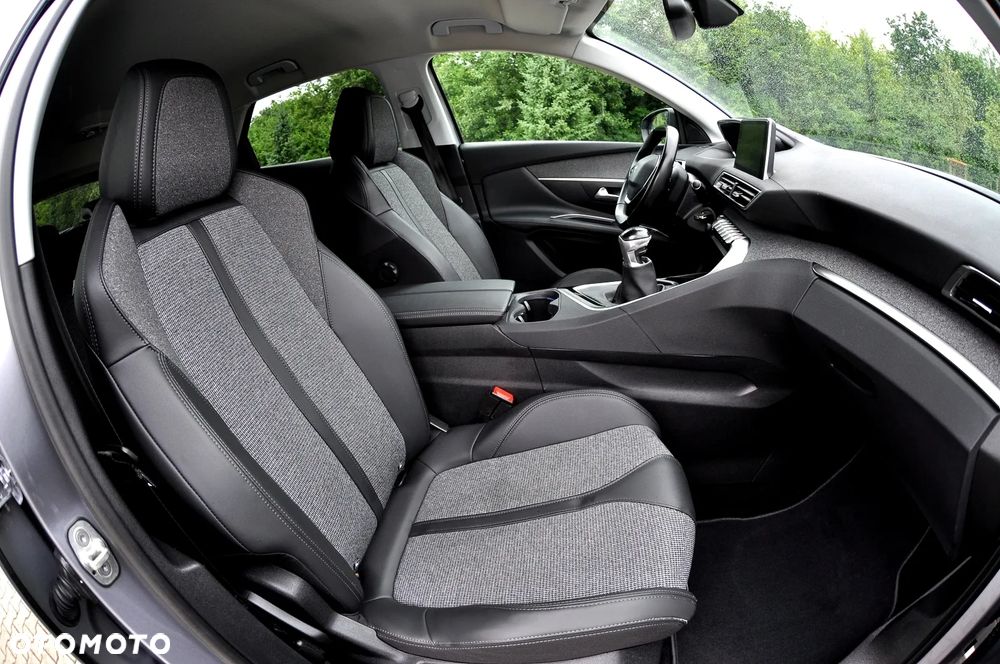 Peugeot 3008 1.2 PureTech Allure S&S - 18