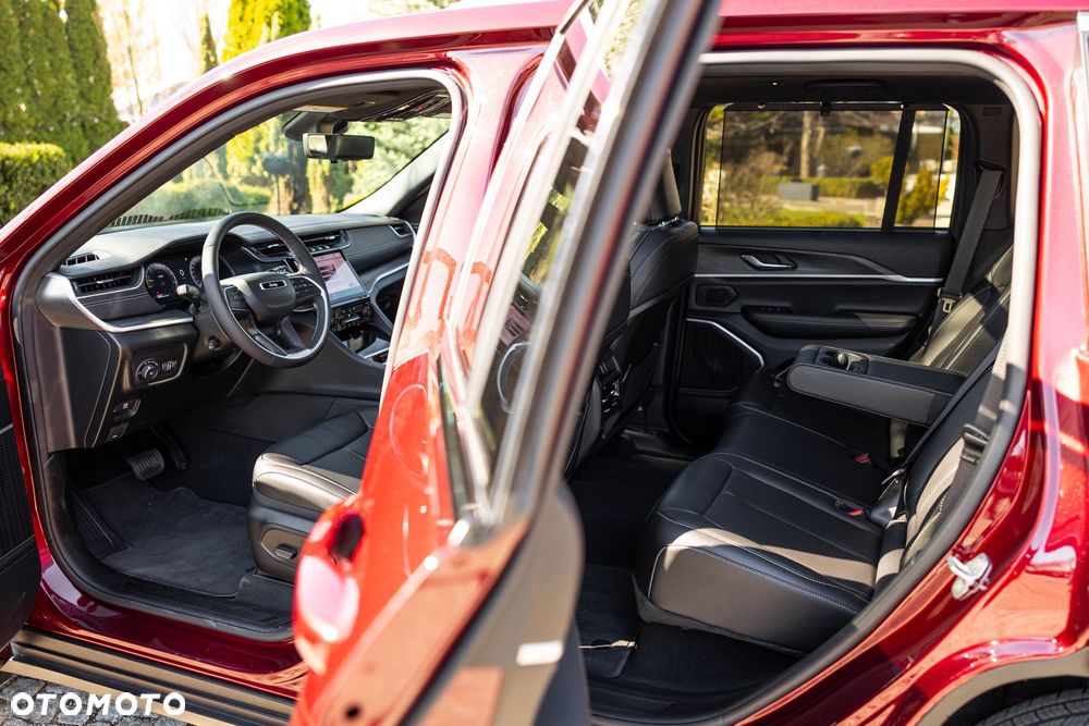 Jeep Grand Cherokee - 8