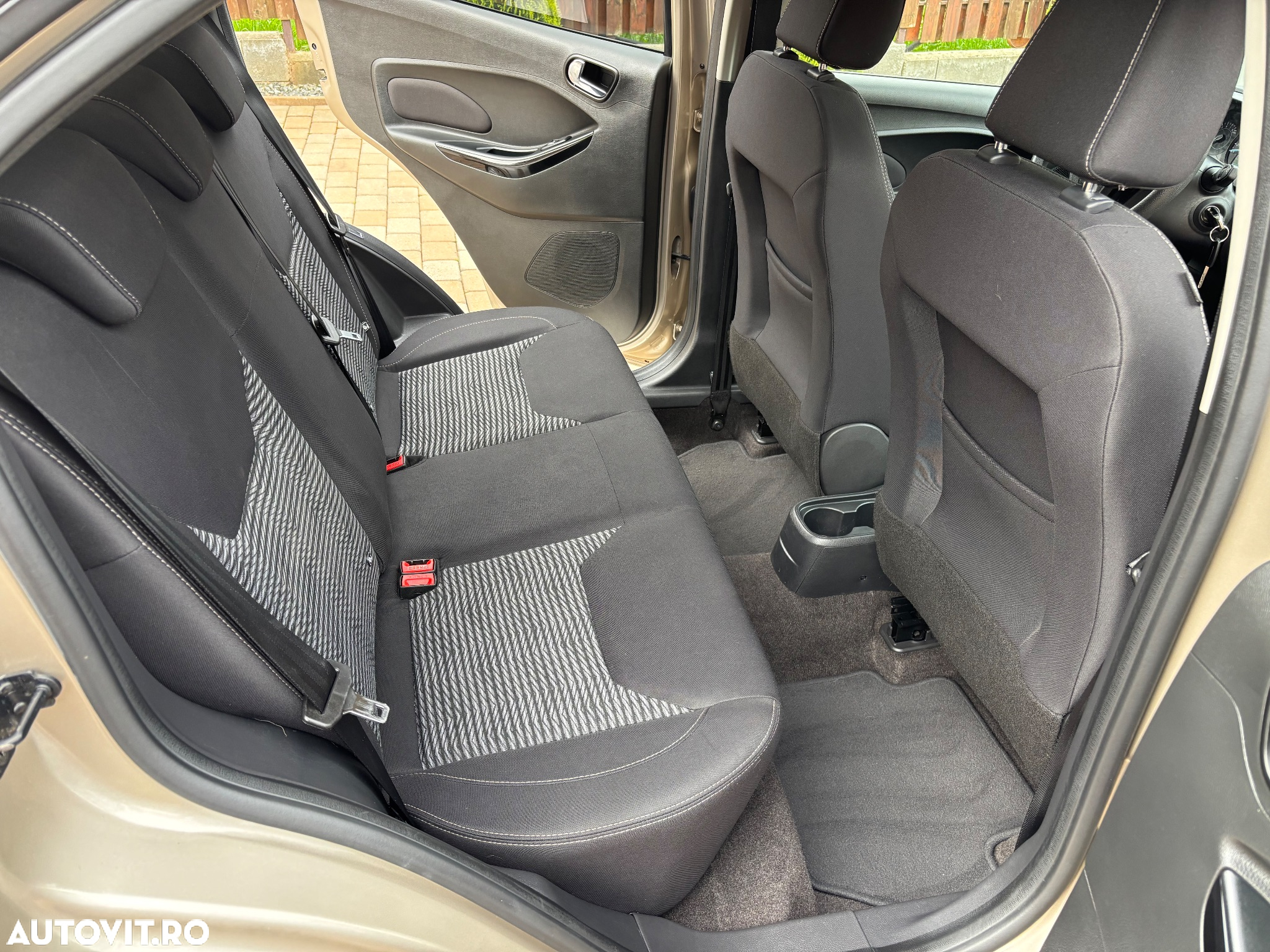 Ford Ka+ 1.2 S&S Cool & Connect - 9