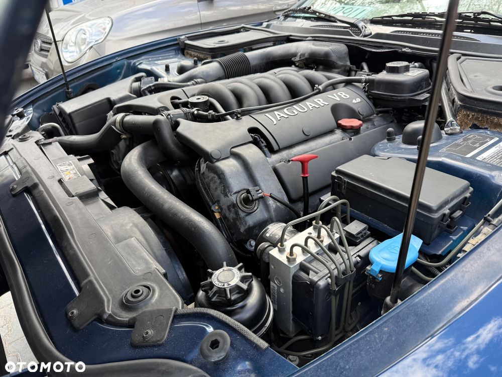 Jaguar XK8 - 35