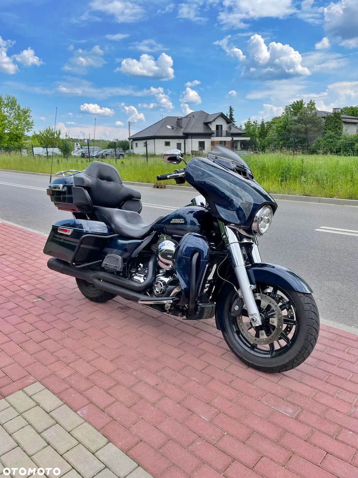 Harley-Davidson FLHTCU Ultra - 2