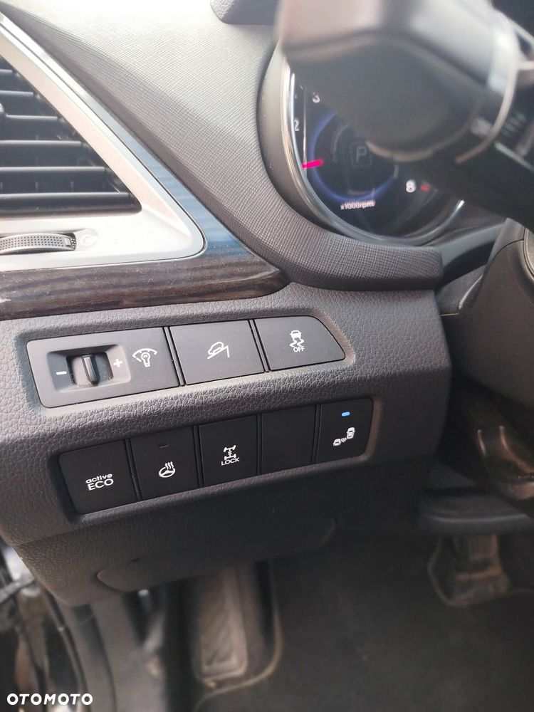 Hyundai Santa Fe 2.0 T Sport Utility - 33