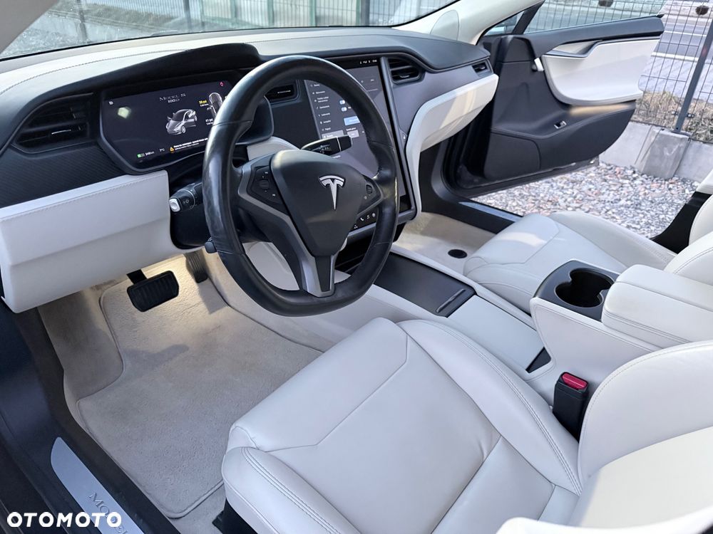 Tesla Model S - 19