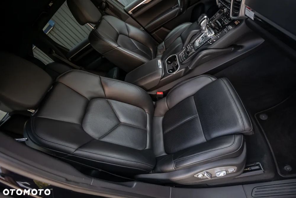 Porsche Cayenne Platinum Edition - 19