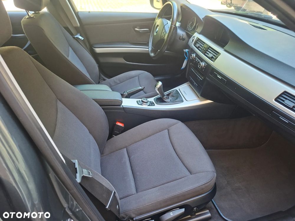 BMW Seria 3 320d DPF - 13