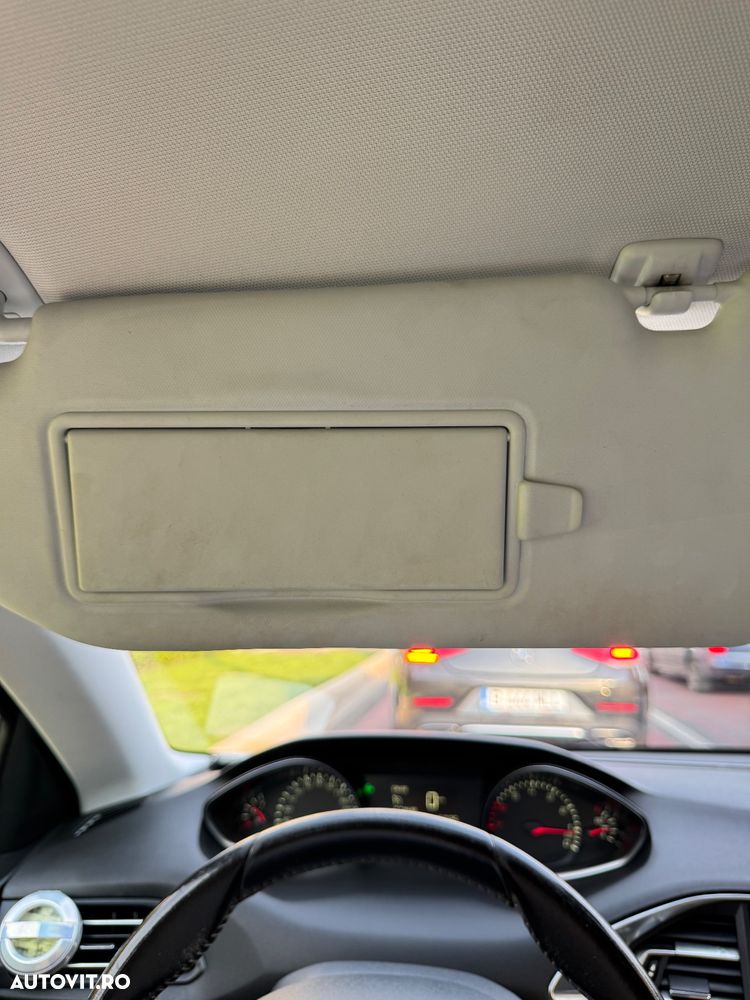 Peugeot 308 1.2 L PureTech Active - 15